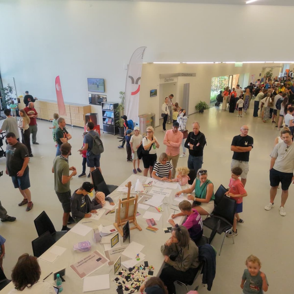 Gefüllte Congress-Halle beim Family Day