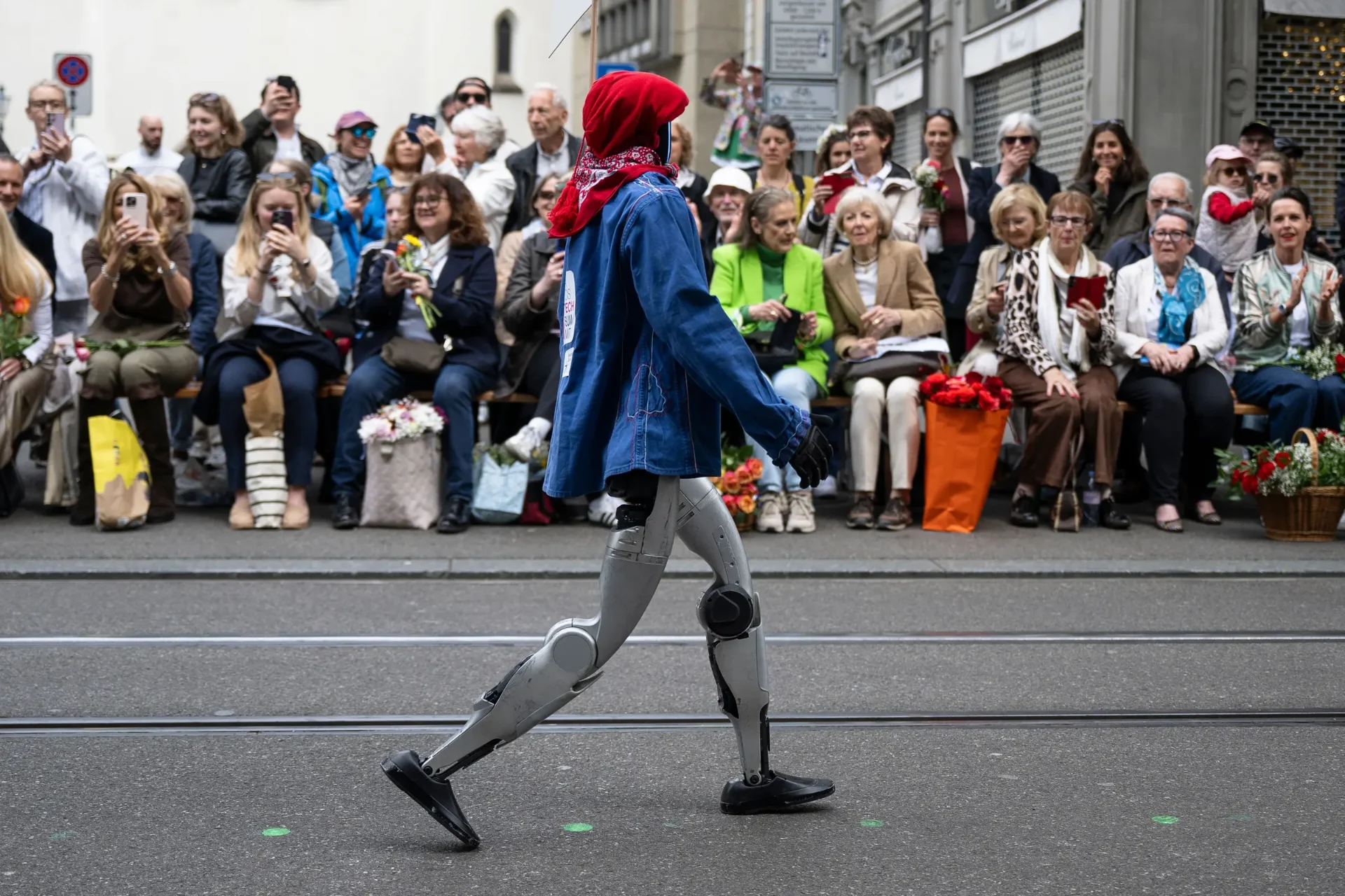 Photo de la semaine #17 — Quand tradition rime avec technologie : des robots au Sechseläuten
